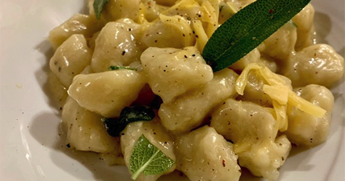 Gnocchi de Sémola con Salvia
